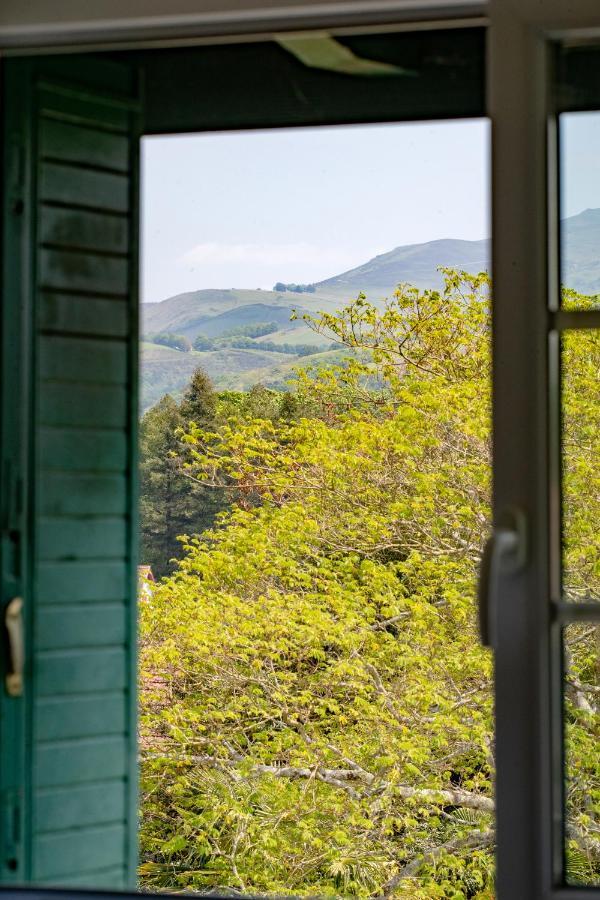 Hostellerie Du Parc Cambo-les-Bains Exteriör bild