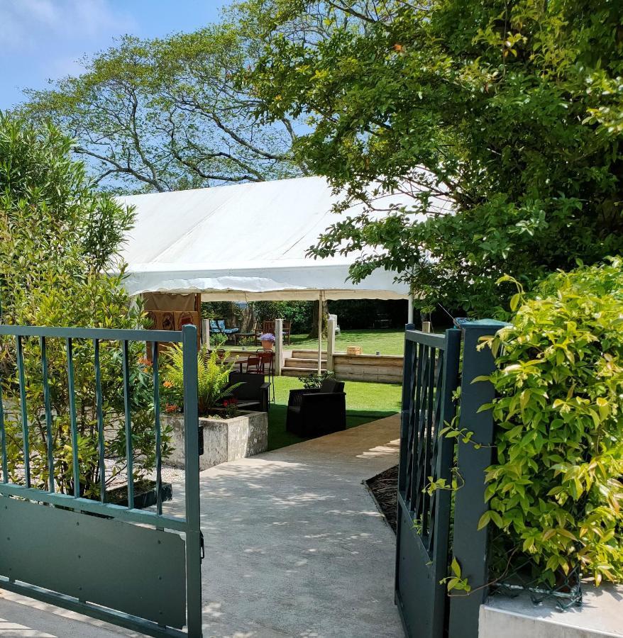 Hostellerie Du Parc Cambo-les-Bains Exteriör bild